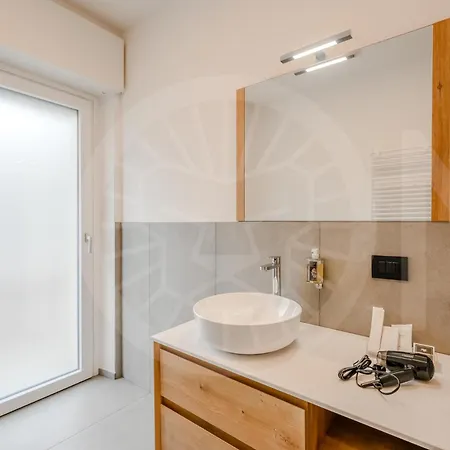 Le Lion - Bike & Apartment *