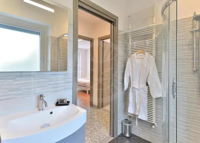 Le Lion - Bike & Lägenhet